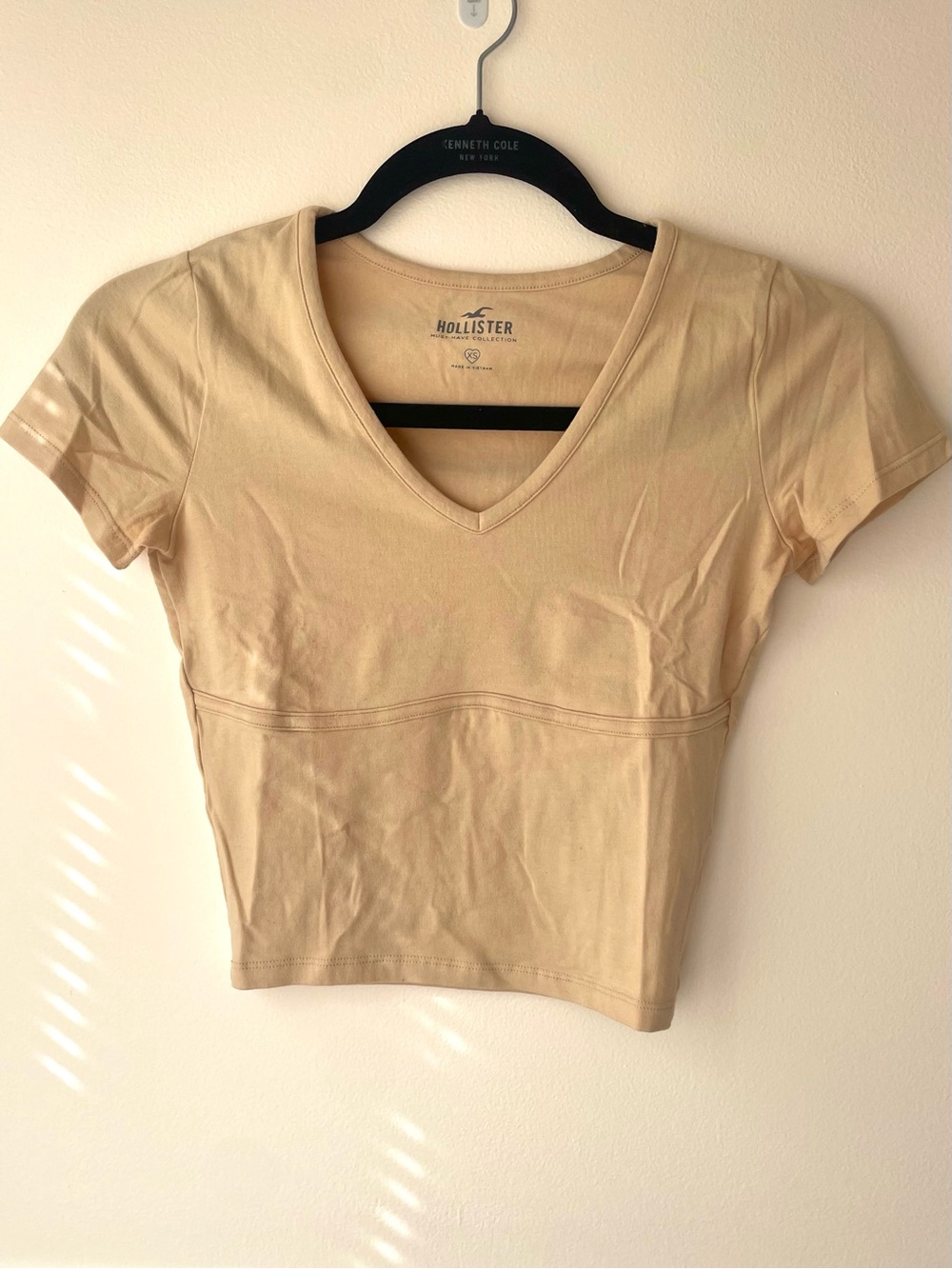 Hollister Beige V-Neck Crop Top